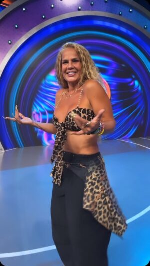 Niurka Marcos Instagram - Este #trend con “Mamá Niuuuuu” es otro nivel. 🤩🔥🙌🏻 #VLA #Niurka #NiurkaMarcos