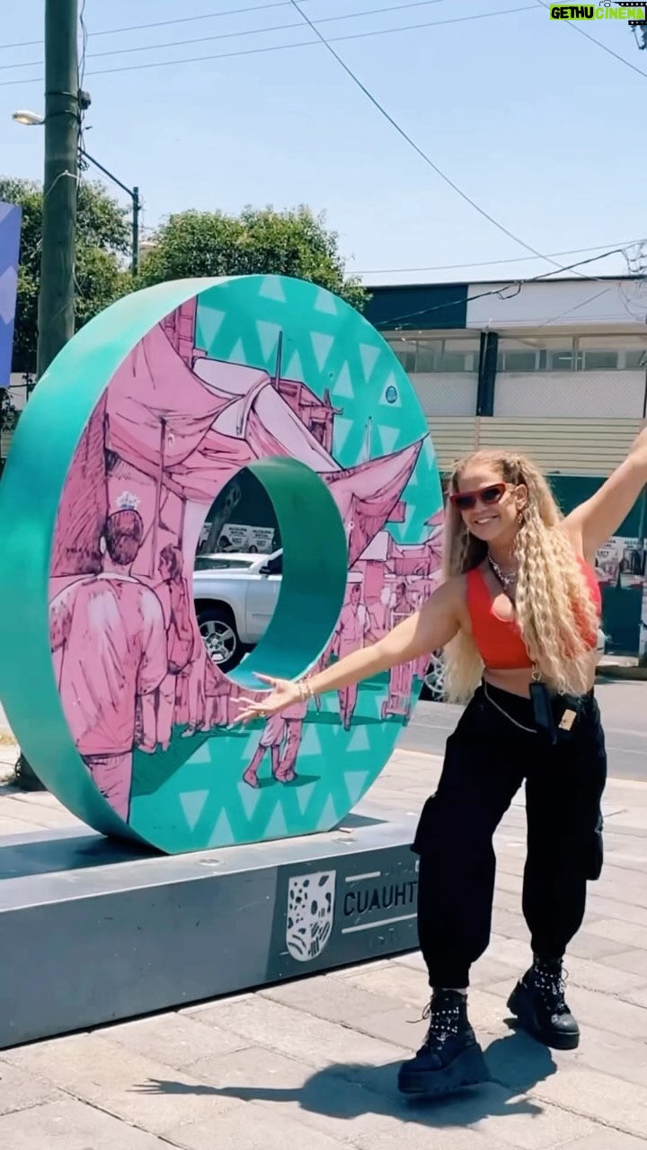 Niurka Marcos - 19.1K Likes - Mama Niu de visita por el maravilloso barrio de #Tepito 💓