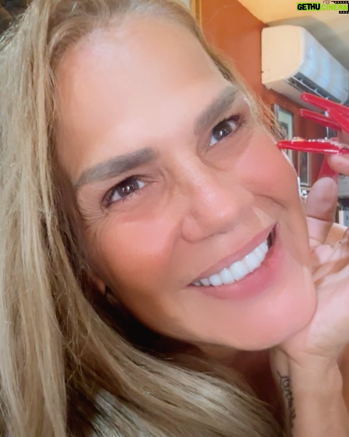 Niurka Marcos - 27.2K Likes - 🌹🌹🌹 feliz inicio de semana a toda mi gente linda🌹🌹🌹