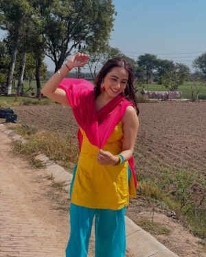 Niyati Fatnani Instagram - Ennu kehende aa VIBE when in Punjab🥁