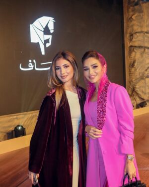 Noha Nabil Instagram - وش أحلى من لون الورد الطائفي لحضور ليلة عطرية بامتياز ؟🌸

A whole new level of Elegance @darnoor 🌸