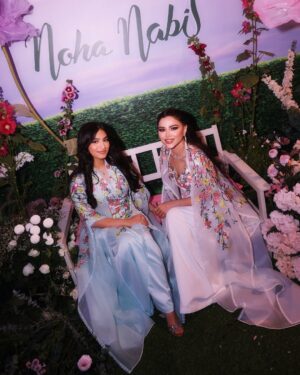 Noha Nabil Instagram - كل عام و إنتي بنتي و إختي و صديقتي و قطعة من روحي 
كل عام و إنتي ماخذة قلبي و ضي عيني 
الله يحفظج و يبلغني فيج و باخوانج 🌸
مجموعتنا الجديدة من #نهى_نبيل_بيوتي هديتي لدانة قلبي 
تلاقونها حصريا على موقعنا 
@nohanabilbeauty