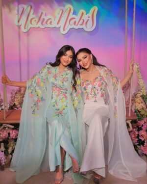Noha Nabil Instagram - كل عام و إنتي بنتي و إختي و صديقتي و قطعة من روحي 
كل عام و إنتي ماخذة قلبي و ضي عيني 
الله يحفظج و يبلغني فيج و باخوانج 🌸
مجموعتنا الجديدة من #نهى_نبيل_بيوتي هديتي لدانة قلبي 
تلاقونها حصريا على موقعنا 
@nohanabilbeauty