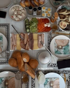 Nora Gharib Instagram - EID MUBARAAAAAK! Dankbaar voor mijn familie en vrienden🤲🏽😭🤍