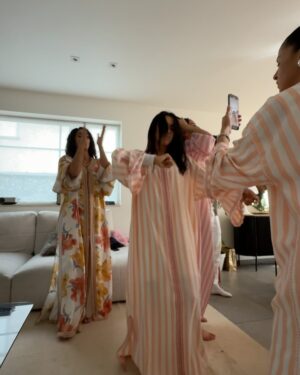 Nora Gharib Instagram - EID MUBARAAAAAK! Dankbaar voor mijn familie en vrienden🤲🏽😭🤍