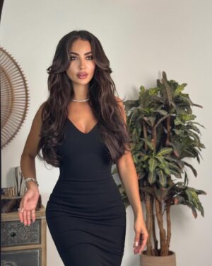 Nour AlGhandour Instagram - 🖤🖤