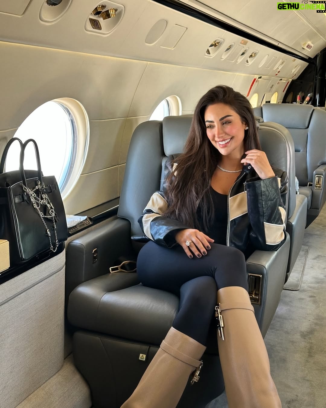 Nour AlGhandour - 125.2K Likes - Chase less , attract more 🪐