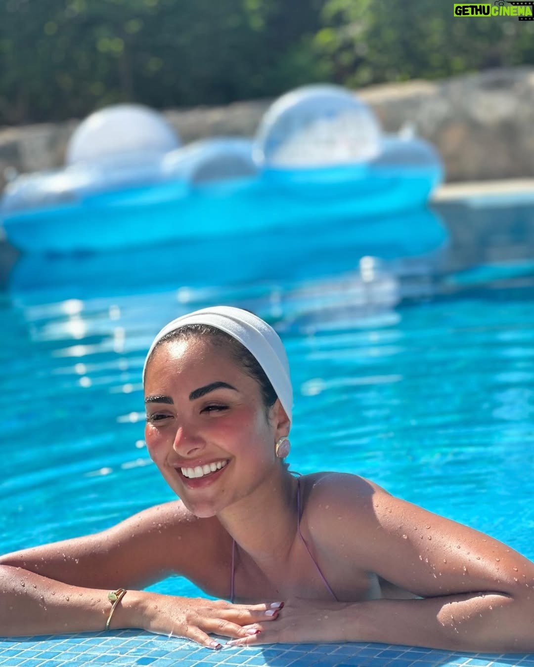 Nour AlGhandour - 150.3K Likes - Girls just wanna have sun ☀️⛱️
