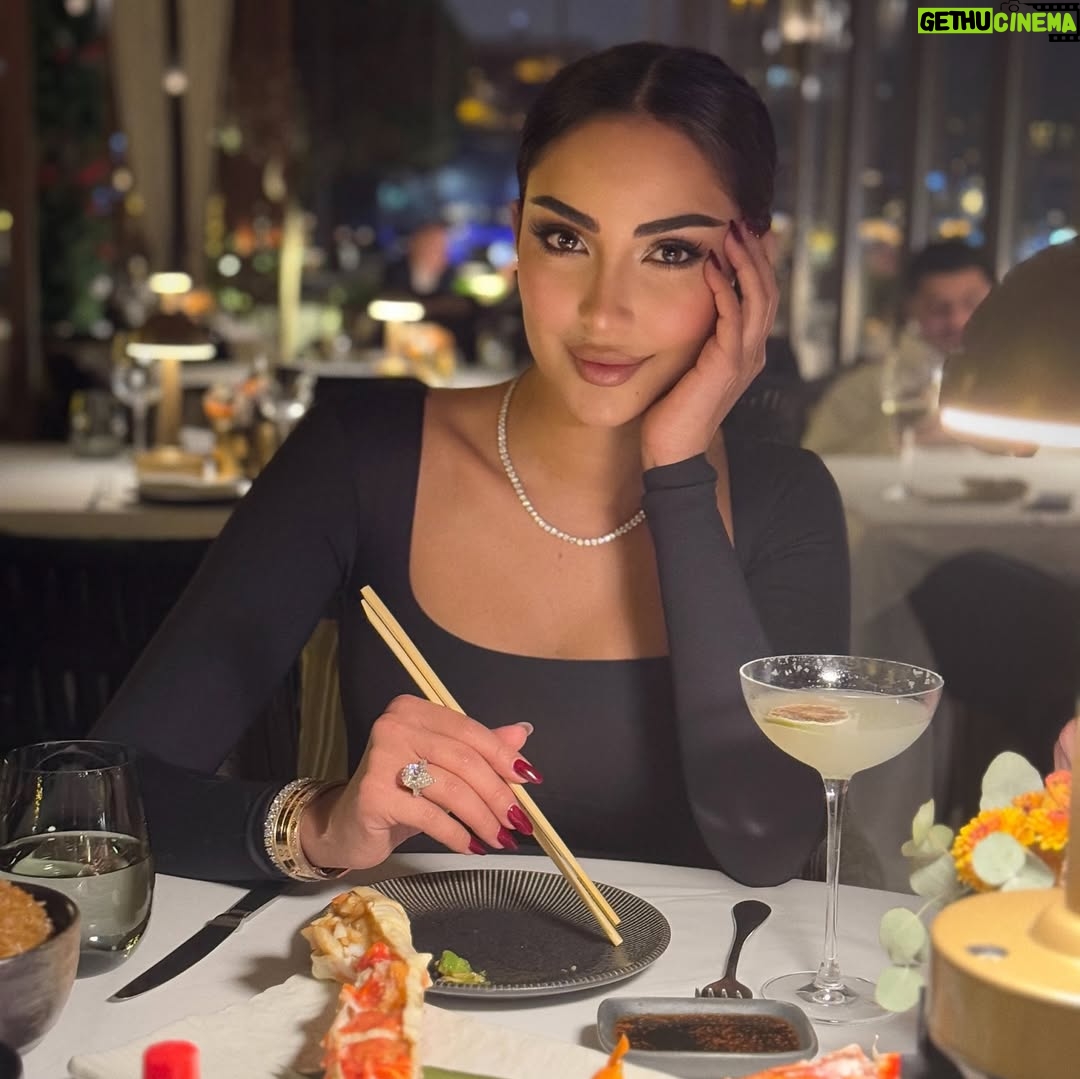 Nour AlGhandour - 105.2K Likes - 11:11 🖤