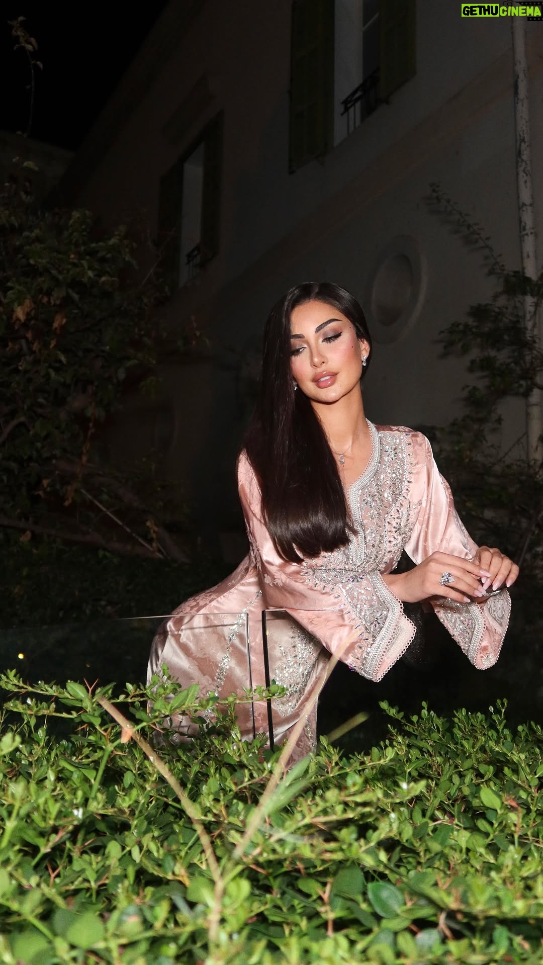 Nour AlGhandour - 154.5K Likes - اهلاً يا ضي الـعين 
💞🌸✨