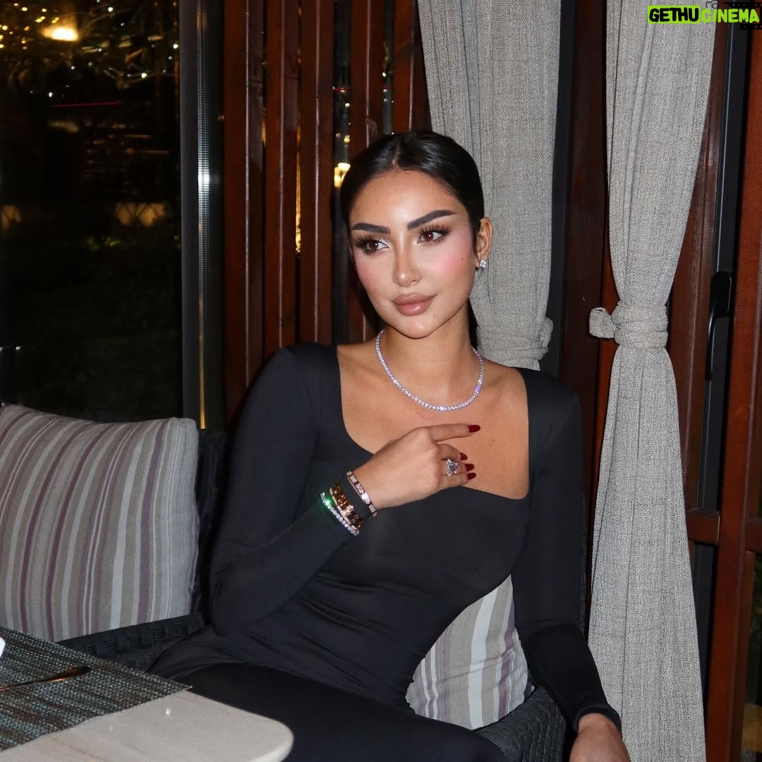 Nour AlGhandour - 105.2K Likes - 11:11 🖤