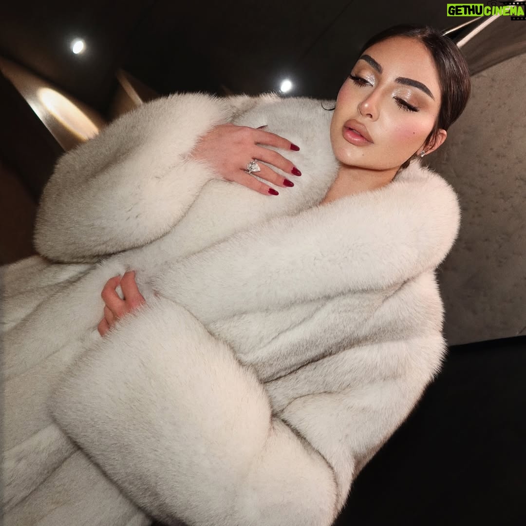Nour AlGhandour - 105.2K Likes - 11:11 🖤
