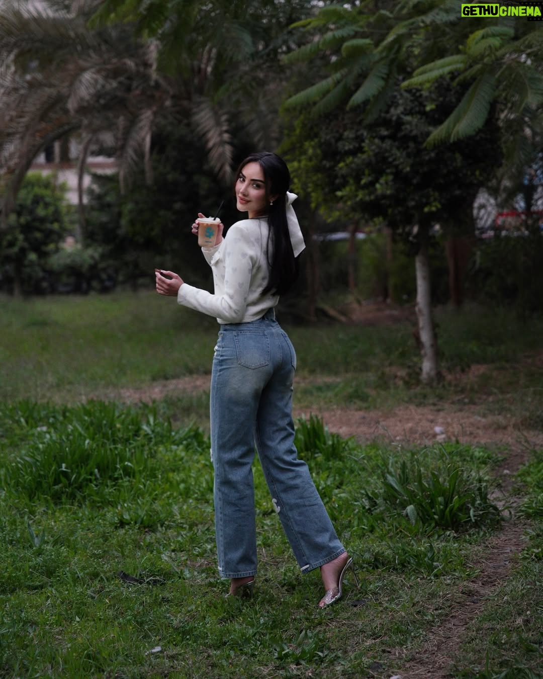Nour AlGhandour - 98.7K Likes - More espresso 
Less despresso 
😜💫☕️✨😌

@fiftysix.coffee Thank you 🤍
📸 : @official_ub