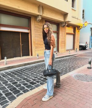 Nour Ali Instagram - Let your hair down, let your heart out, let your light in 🤍
Do u like my new look !!😎

@miumiu