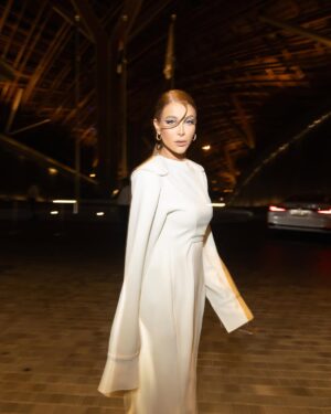 Nour Ali Instagram - Playing dress up for @dubaifashionweek 
@designersandus 🤍
Do you like my style??