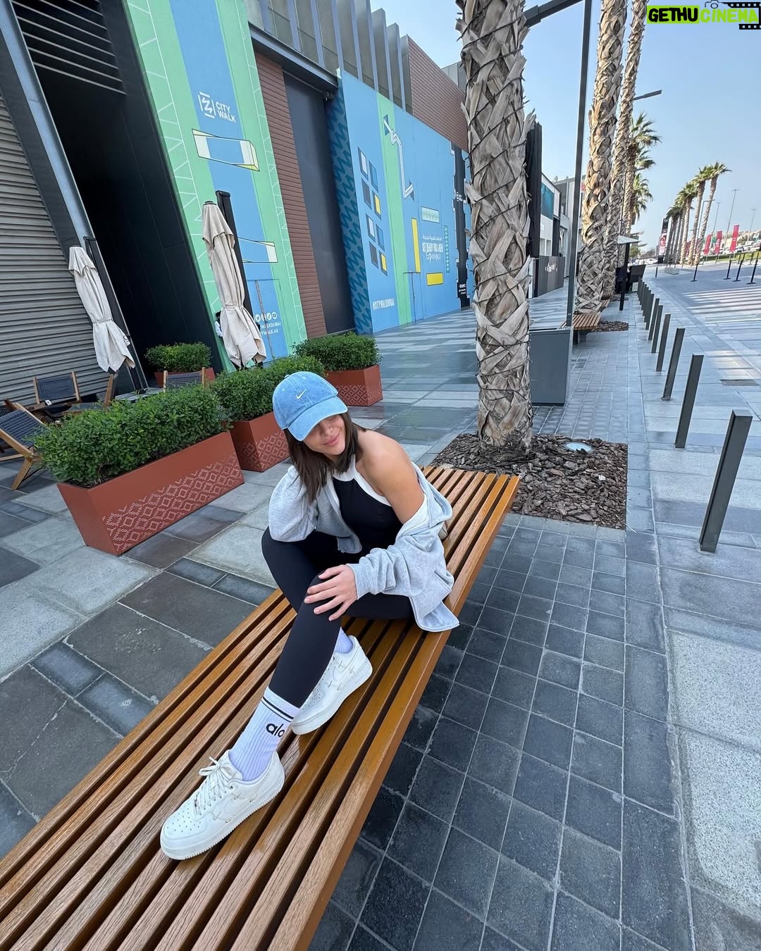 Nour Ali - 49.2K Likes - Hello 🧢