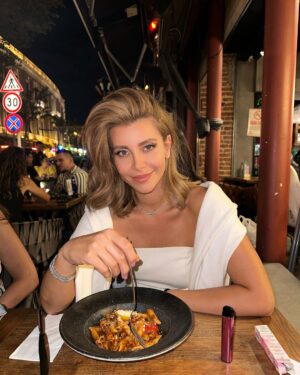 Nour Ali Instagram - 🍝 
🤍🩵