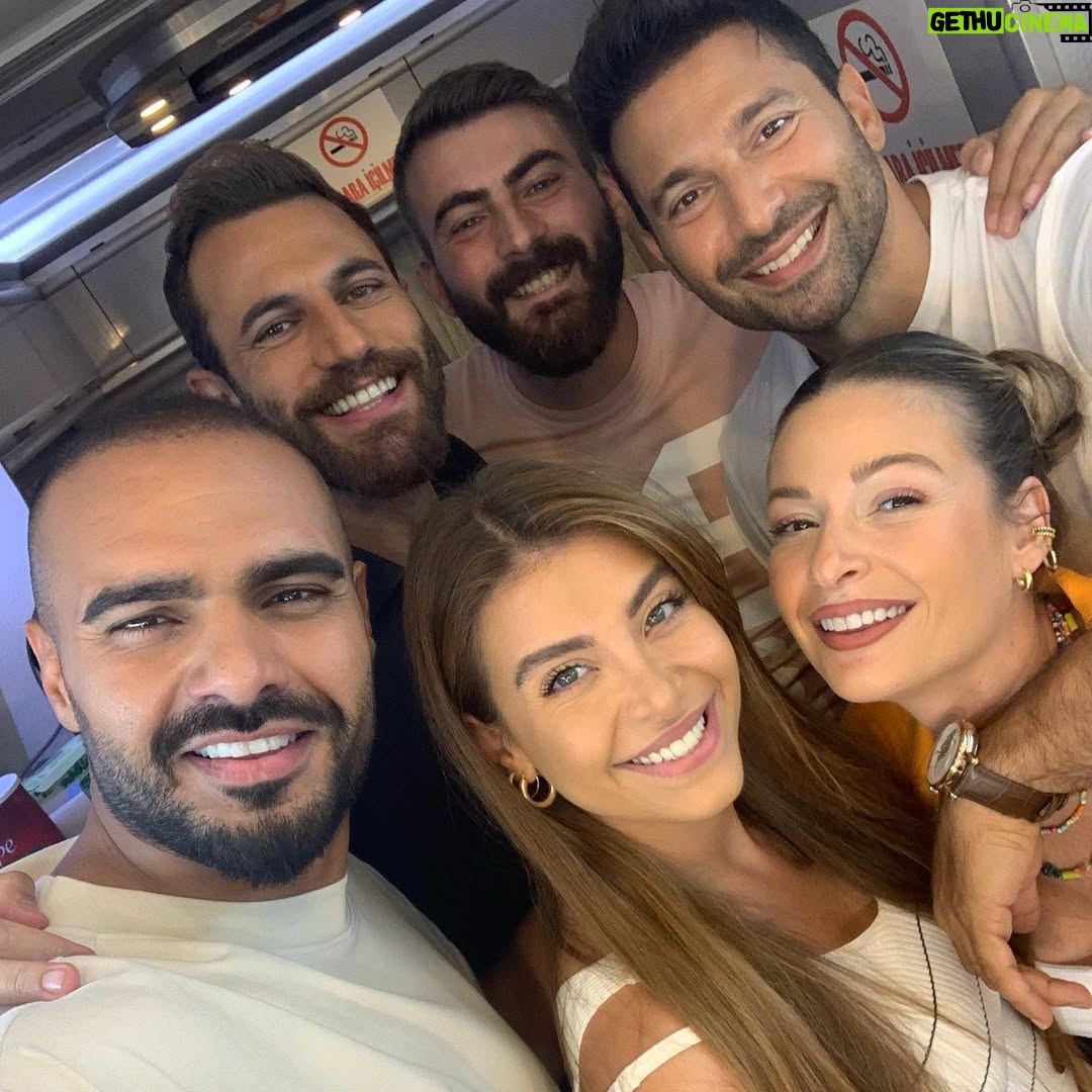 Nour Ali - 63.4K Likes - #ع_الحلوة_والمرة
👋❤️❤️
شكراً أنكن حبيتوا شخصياتنا واتعلقتوا فيها هيك❤️
هاد أحلا شعور وأكتر شي بيخلينا ننسى التعب
شكراً لكل شخص تعب واشتغل وراء الكواليس ل يقدر ينجح العمل هيك
شكراً سارة دبوس يللي اهتمت بأدق التفاصيل وتابعتها @saradabbous ❤️🤍
شكراً our director فكرت القاضي 🤍🤍
أكثم ..مارك…ماريتا…حيدر ….ريهاف
ديمة الصفدي ….ألهام ❤️
دندون وست سلمى كنتوا عيلتي الصغيرة بحبكن كتير ❤️
نيكولا 🤍باميلا🤍جو🤍هادي 🤍كل الحب 🙏🏻
غيث …ملهم ….جوانا…زينة…شيرين ❤️🙏🏻