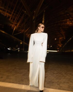 Nour Ali Instagram - Playing dress up for @dubaifashionweek 
@designersandus 🤍
Do you like my style??