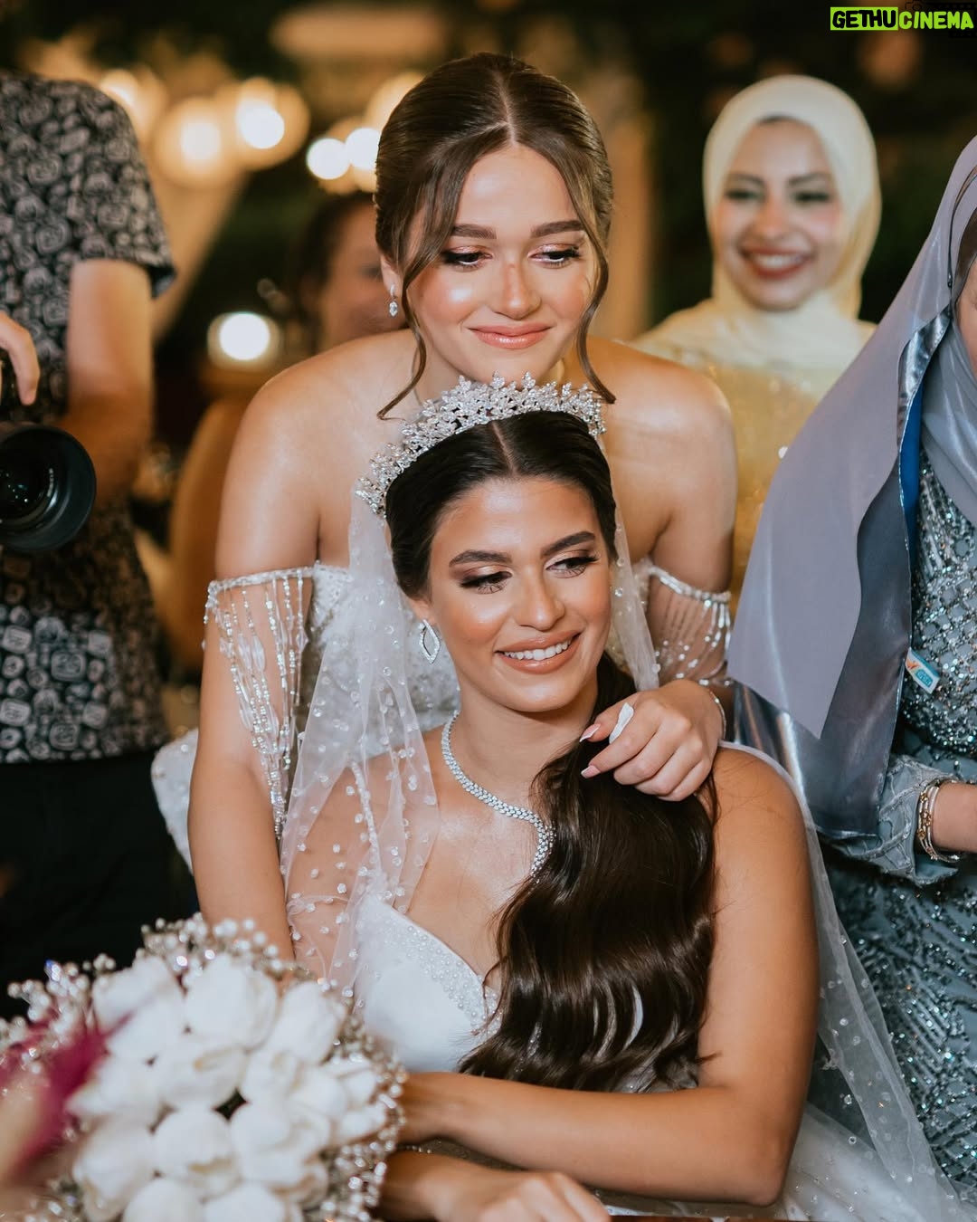 Nour Ehab - 247K Likes - SISTER OF THE PRETTIEST BRIDE! 👰♀️
Dress @ahmedmoghazyfd
Hair @alfredandmina
Jewelry @diamond.zone
Makeup @mai_elbahey
Photo by @snapstudios.eg