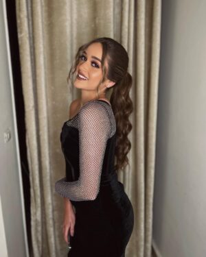 Nour Ehab Instagram - ✨
@menna.abdelshafi 
@fatmakabeel_makeupartist 
@fady_adel_hair_stylist