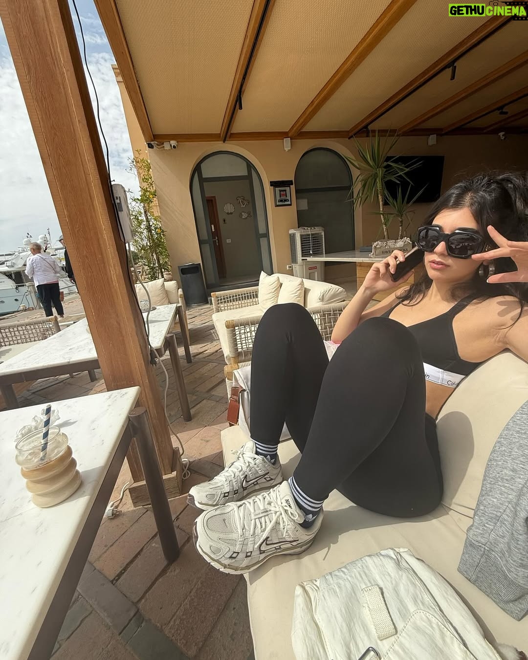Nourine Abouseada - 41.9K Likes - كملي