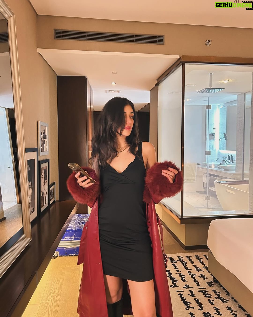 Nourine Abouseada - 26.1K Likes - missing doubay