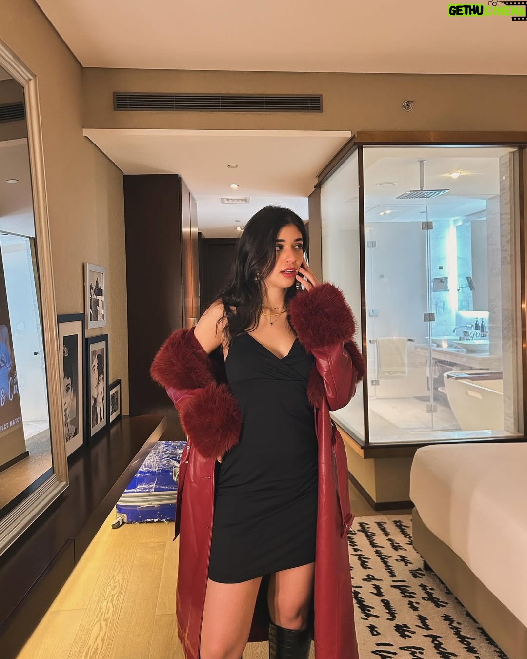 Nourine Abouseada - 26.1K Likes - missing doubay