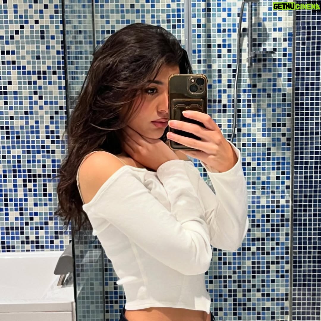 Nourine Abouseada - 20.1K Likes - 8 am mirror selfies, @makeupby.ritaantoine 4ever !