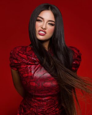 Numidia Lezoul Instagram - Whatever you think ! You are a fan 🪭 😏 
.
.
.
.
.
.
.
D.A : @fouzichekroun 
MUA : @salon_mariloussa 
HAÏR : @midou_berrhmoune 
PIC : @hatttarik