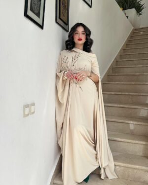 Numidia Lezoul Instagram - Haircut 💇‍♀️ & nails 💅 🥹 by @youliabilay عيد مبارك ❤️ الزين ديالي. Dress 👗 @louzri_malika