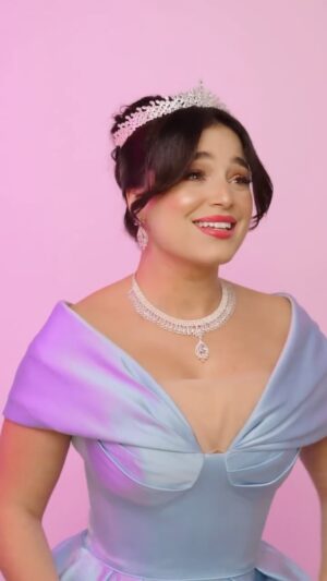 Numidia Lezoul Instagram - حبي روحك يحبك
LOVE 💕
Première assistante : @lyanna_costum
Studio @eltafassil_studio
Makeup @beauty.code.officiel
Robe @feemina_robes
Social média manager @dorsaf.__