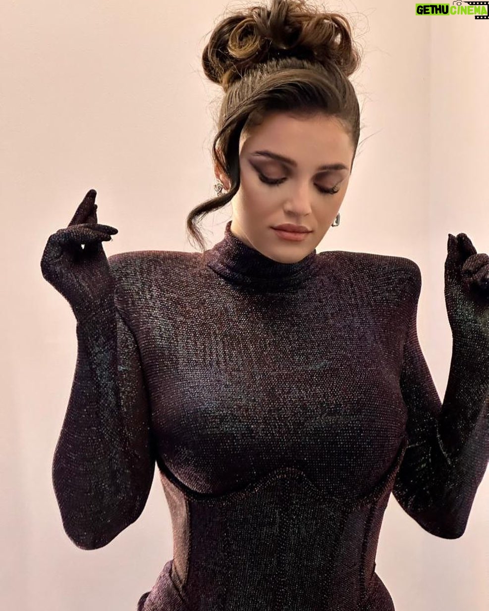 Numidia Lezoul - 234.3K Likes - …….Je vous prépare une petite bombe 😄👌🖤 …by @fouzichekroun