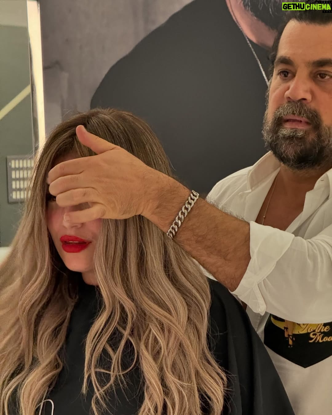 Numidia Lezoul - 245.5K Likes - Je suis in love ❤️ c’est le meilleur je suis conquise .. merci à toi et à toute l’équipe ! Mes bébés damough j’espère que vous allez vous habituer à la nouvelle Numidia c’est le meilleur blond que j’ai fais de ma vie .. hâte qu’il vienne en Algérie 🇩🇿.. new reel is coming !