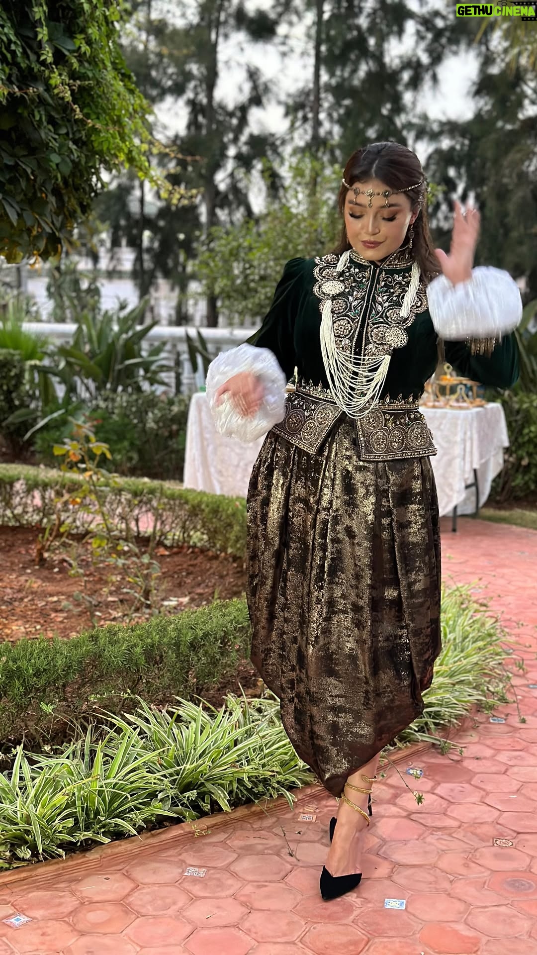 Numidia Lezoul - 223.3K Likes - Quel classe ! ✨! La gestuelle Algéroise 🤍 ! الهمة والشان تع نساء الجزائر العاصمة ! ويا ويلكم من باقي ثقافتنا و تاريخنا ! 🇩🇿❤️✨