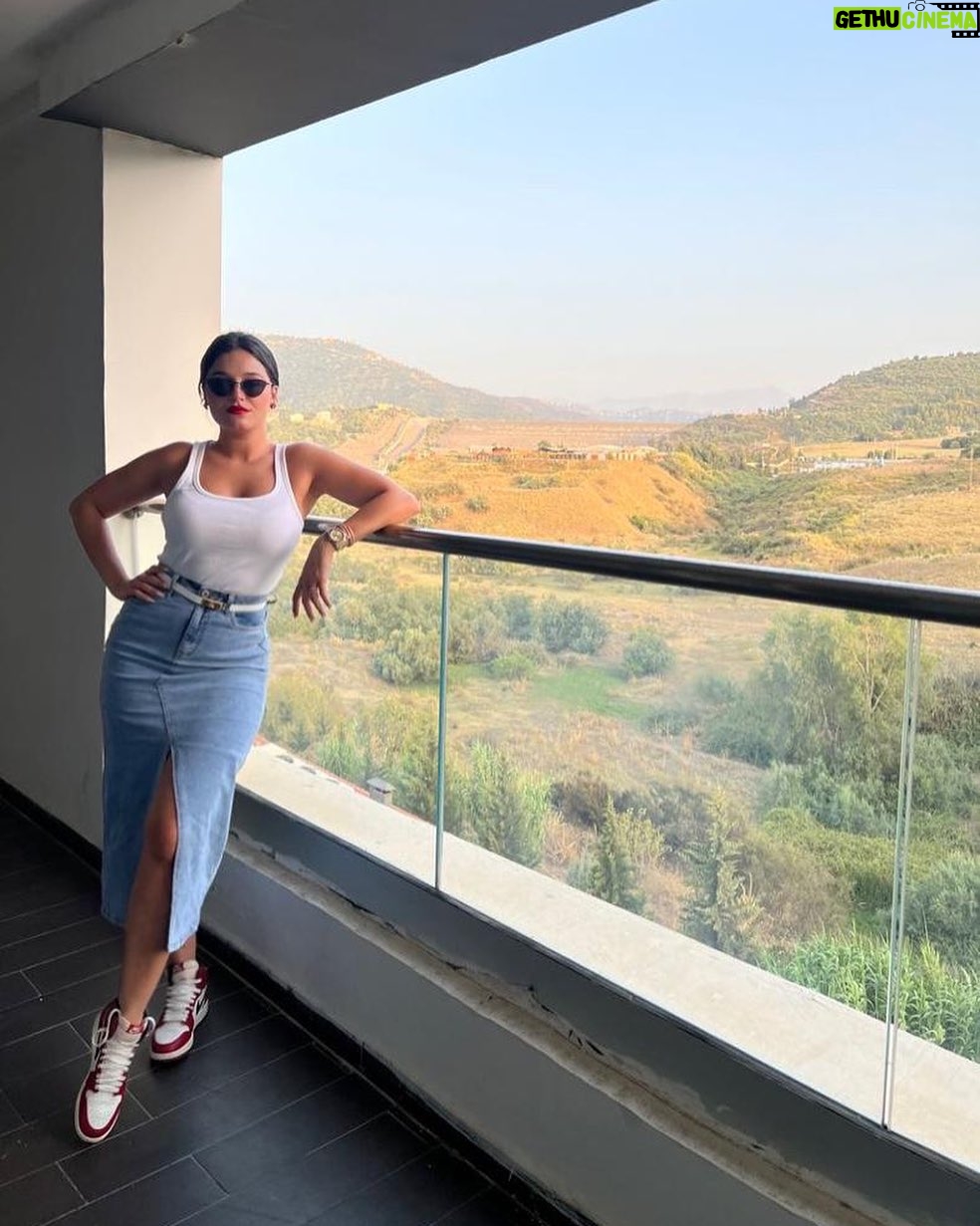Numidia Lezoul - 289.9K Likes - Lara croft a azazga 😁❤️🖤. #outfits #bebedamough #love #life #ilfaitchaudoulala