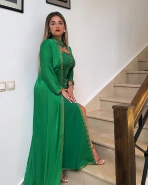 Numidia Lezoul Instagram - Queen is wearing green 👑✨ @louzri_malika  عيدكم مبارك ✨ 🥹❤️