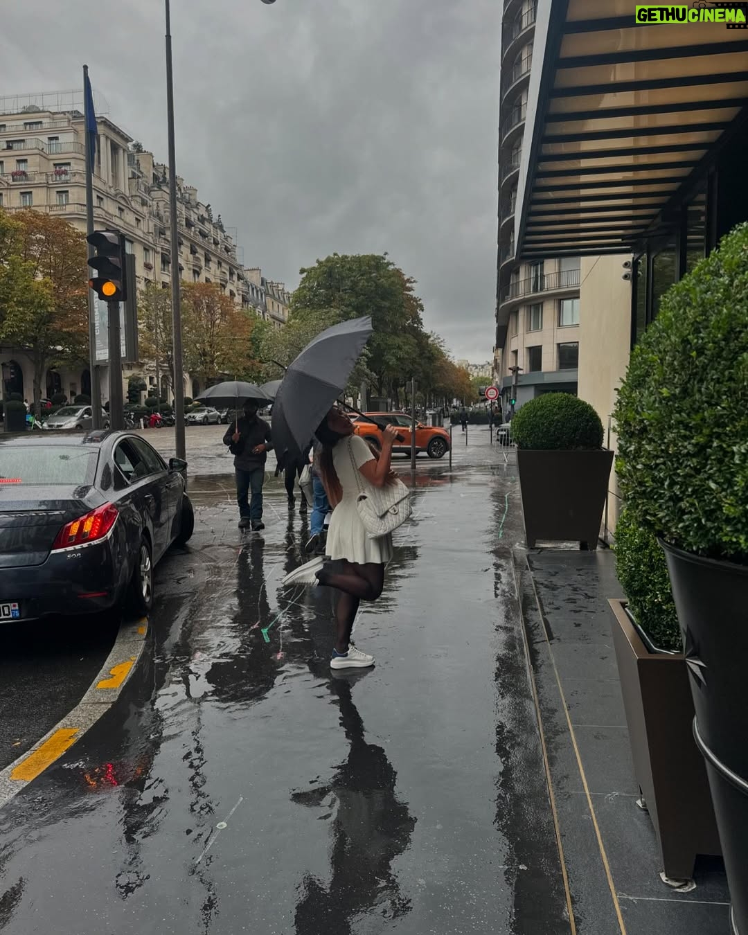Numidia Lezoul - 237.2K Likes - Paris White 🤍