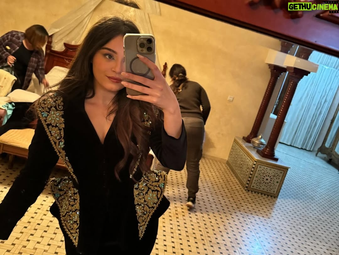 Numidia Lezoul - 219.8K Likes - Love u all ❤️ alors cette série ? Vous avez aimé mes bébés ? En vrai de vrai ❤️😭