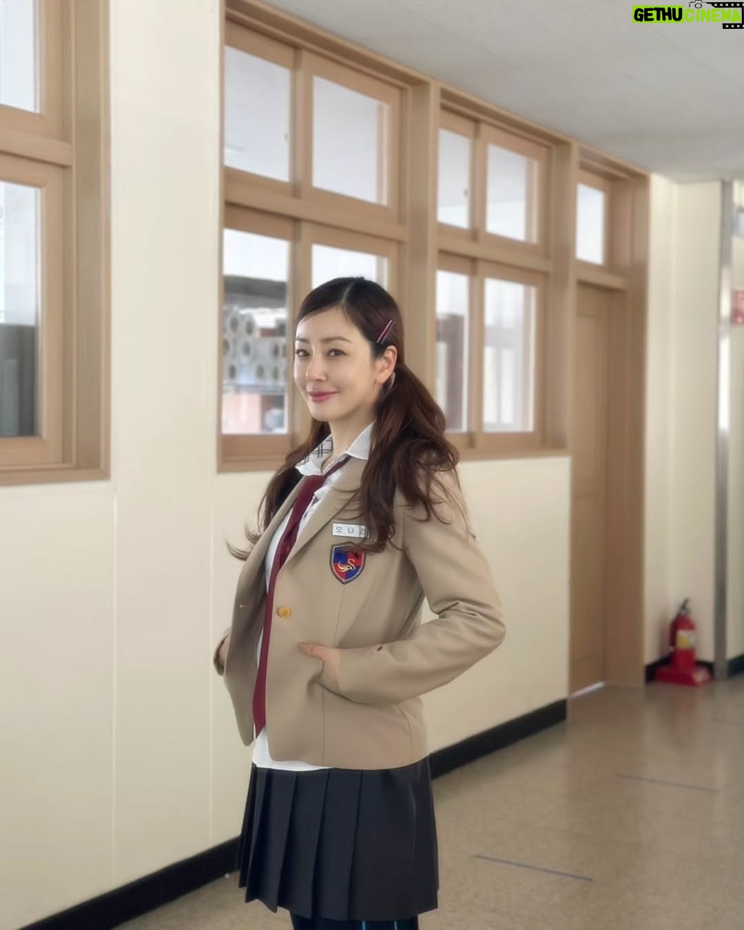 Oh Na-ra - 16.2K Likes - 교복입으면 자연스럽게 요런 표정이...🤣
#빌런의나라
#kbs수목시트콤