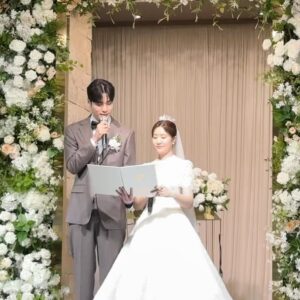 Oh Seung-ah Instagram - -

20대의 절반이상을 한방에서 함께한 룸메이트
사랑스러운 내동생 노글이..🩵💙
서로 의지할수있는 , 사랑하는 사람을 만나 결혼까지 하게되다니.. 정말 감동이고 축복이고 감사한 오늘이야..🌈
진심으로 마음다해 축하하고 행복하길 기도할께🙏🏻
결혼 정말정말 축하하고 사랑해 노을아🥰❤️❤️
@noh.eul_89