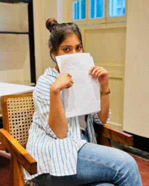 Oindrila Bose Instagram - Yesterday, we wrapped up the final shoot for Puber Moyna.
I’m overwhelmed by the immense love I’ve received from all of you.
Please continue to stand by me like this always.
Support me once again in my new role.
And in these last few days don’t miss even a single episode!
I hope Puber Moyna will live forever in your hearts as a beautiful memory.

Signing off as Gunja,
Take love.

#pubermoyna #gunja #zeebangla #oindrilabose #explore