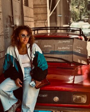 Ola Roshdy Instagram - Retro mode on ✌🏻