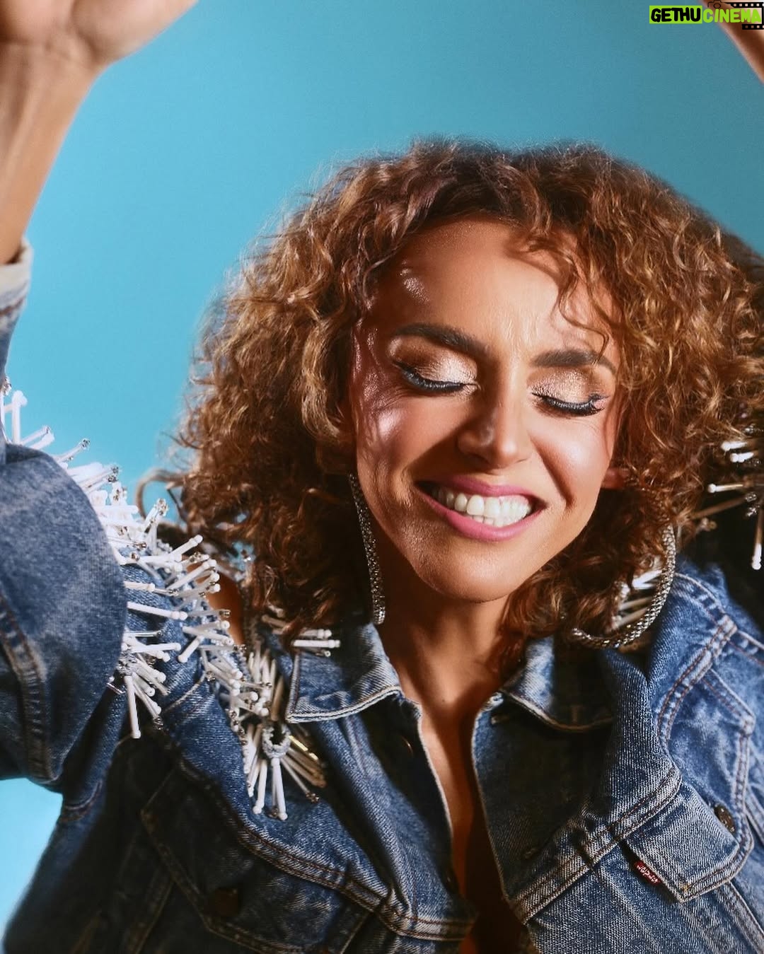 Ola Roshdy - 3 Likes - Wooops!!! 👖👖Denim ‘24 😎😎
Stylist @marwaabdelsamie
Make Up @nadaswidanmua
Curl styling @thecurlystudio
Styling products @o.curls_
Photos by @cherineshiha