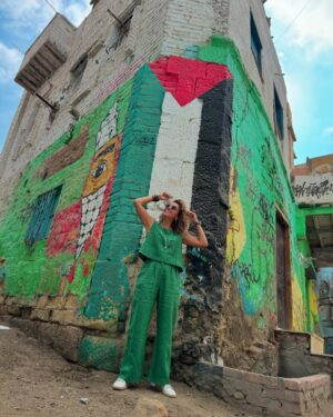 Ola Roshdy Instagram - جمعة مباركة و فلسطين حرة و لبنان بسلام! 
🍉🍉🇵🇸🇵🇸🇱🇧🇱🇧
Shots captured by the talented @rahmaelsawah_ 
Pure 100% Egyptian linen outfit by @yalin.eg 
Use my promocode OLA15 for 15% off total order value! 🙏🏻🙏🏻