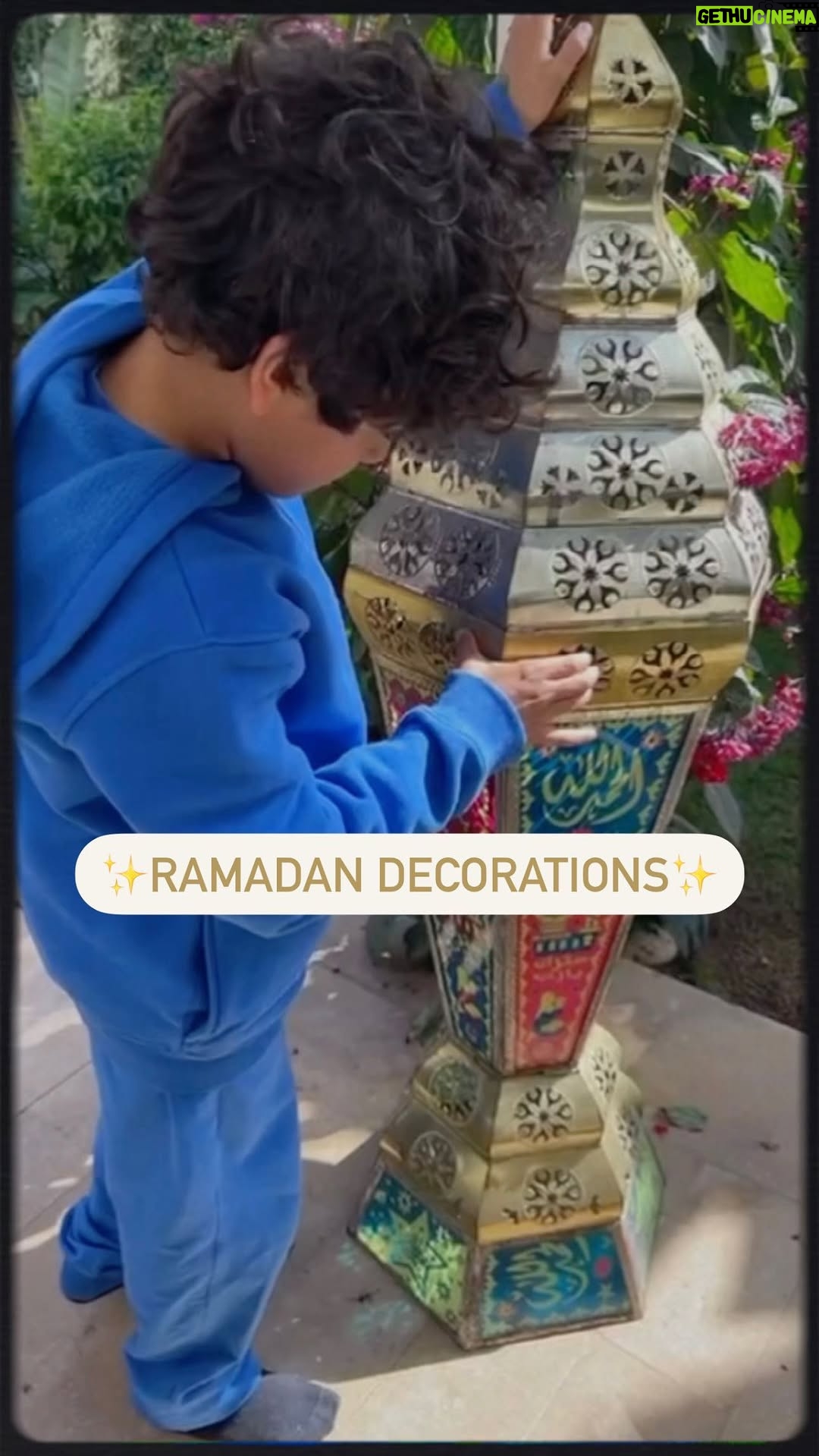 Ola Roshdy - 3.8K Likes - رمضان كريم و كل سنة وانتم طيبين.🌙
علقنا زينة رمضان السنة دي كعيلة زى ما انتم شايفين و الولاد شركونا في كل التفاصيل زي ما انتم شايفين برضه 😅