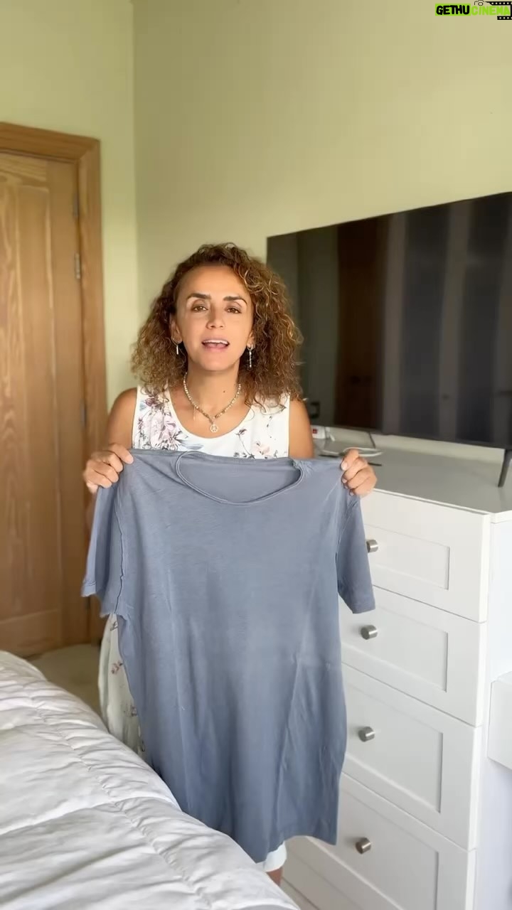 Ola Roshdy - 8.7K Likes - اهم حاجه تعرفي تجيبي تي شيرت جوزك…. 😅😅 والباقي سهل!
#curlyhairtip #curlyhairnightroutine #curlsintact #curlyhaircare #ocurls