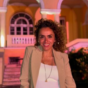 Ola Roshdy Instagram - Such a wonderful evening at the Elle Egypt × French Embassy event with Ambassador Éric Chevallier and inspiring people!! A celebration of women’s empowerment and women’s strength all over the world! t was a true pleasure to be part of such a special occasion! 
كانت أمسية رائعة في حدث Elle Egypt × سفارة فرنسا مع السفير إيريك شيفالييه وأشخاص ملهمين. احتفال بتمكين المرأة وقوة النساء في كل مكان. كان من دواعي سروري أن أكون جزءًا من هذه المناسبة المميزة
@elle.egypt @franceenegypte 
Mille Merci! ⭐️
