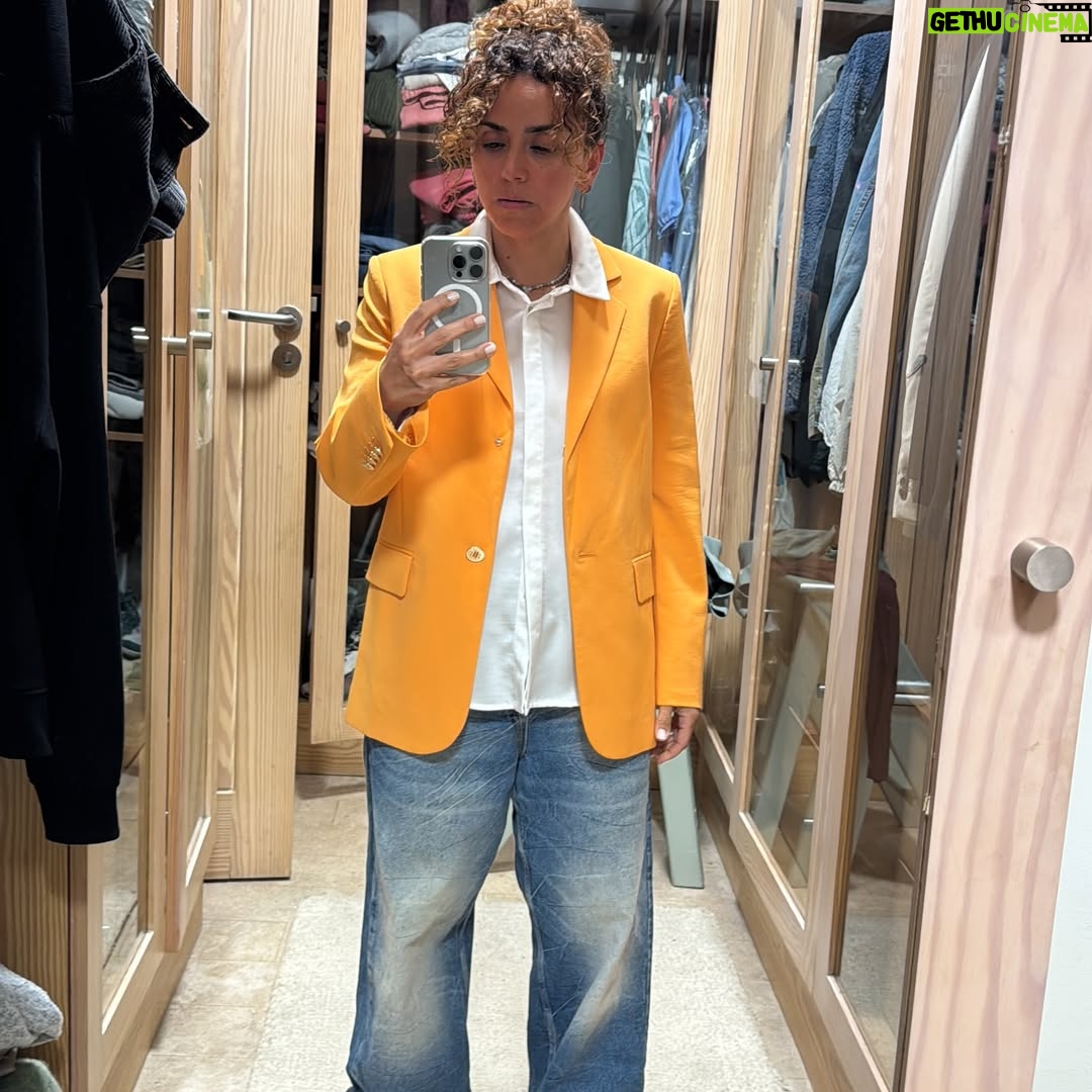 Ola Roshdy - 3 Likes - Mirror Mirror on the wall….
اسعد لحظات حياتي 😏🫣