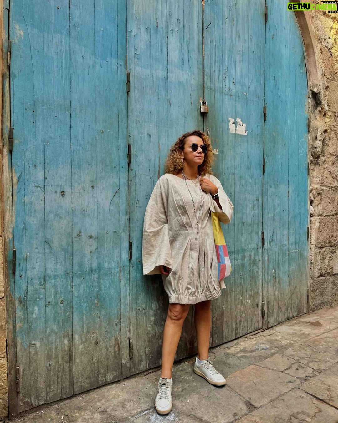 Ola Roshdy - 21.6K Likes - Masr Om El Donia 💙💕
شمين ريحة الخان في الصورة؟؟ ريحة الطيبة و الأمان؟ ريحة الدفئ والحنان؟ (والله مكنش قصدي اعمل قافية 😅😂 جت كده!)
Dress & Tote Bag @yalin.eg
Photography @reelsbyrahmaelsawah